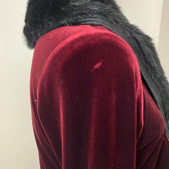 Red Velvet and Faux Fur Blazer size small - Picture 4 of 8